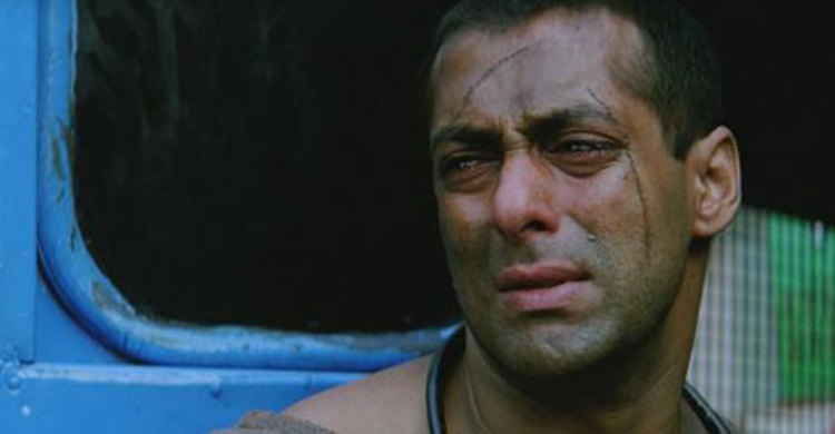 এবার কর ফাঁকির অভিযোগে সালমান