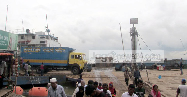 ২২ ঘণ্টা পর ইব্রাহিমপুর-হরিণাঘাটে ফেরি চালু