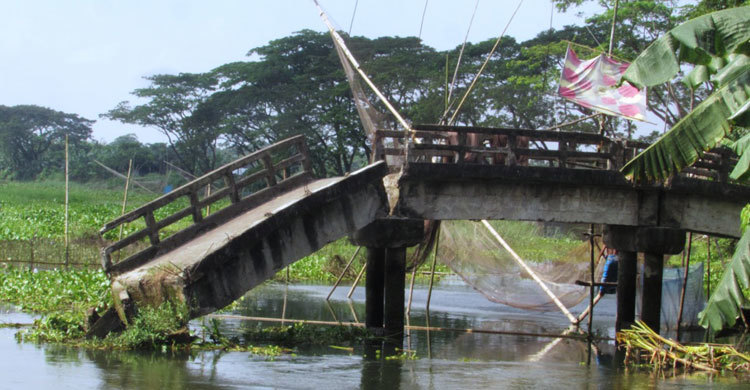 চেয়ারম্যানের কারাভোগ ভোগাচ্ছে হাজারো মানুষকে