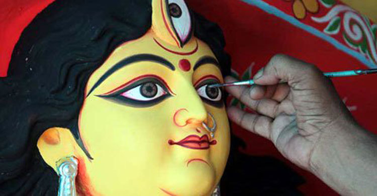 মর্ত্যলোকে পা রেখেছেন দেবী দুর্গা