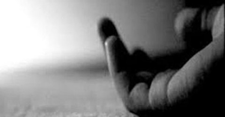 প্রেমিকের বাড়ির সামনে প্রেমিকার আত্মহত্যা