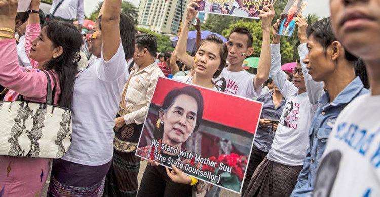 Rohingya issue: Thousands rally to show support for Suu Kyi