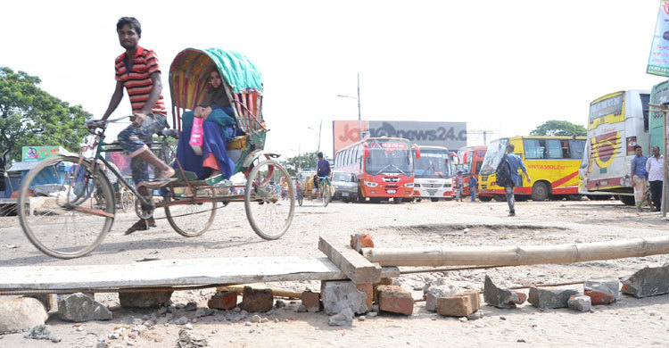সিলেটে পরিবহন ধর্মঘটে দুর্ভোগ চরমে