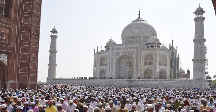 Ban Friday namaz at Taj Mahal: RSS