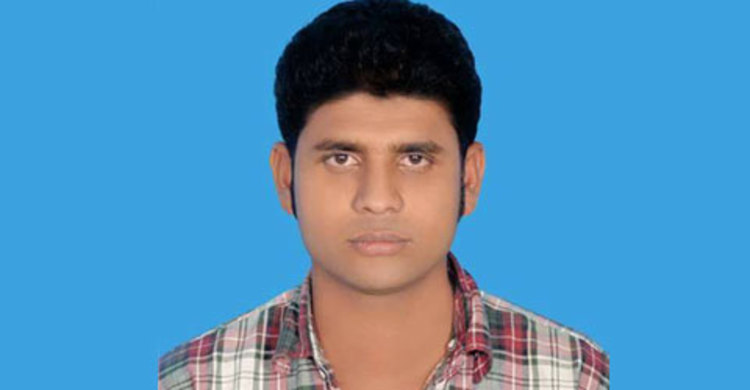 স্বামীর মর্যাদা চেয়ে এবার ছেলের অনশন!