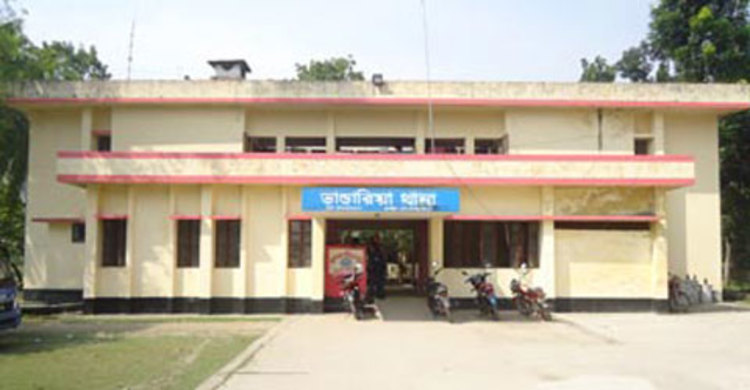 মঠবাড়িয়ায় গ্রেফতার আতঙ্কে এক গ্রাম পুরুষশূন্য