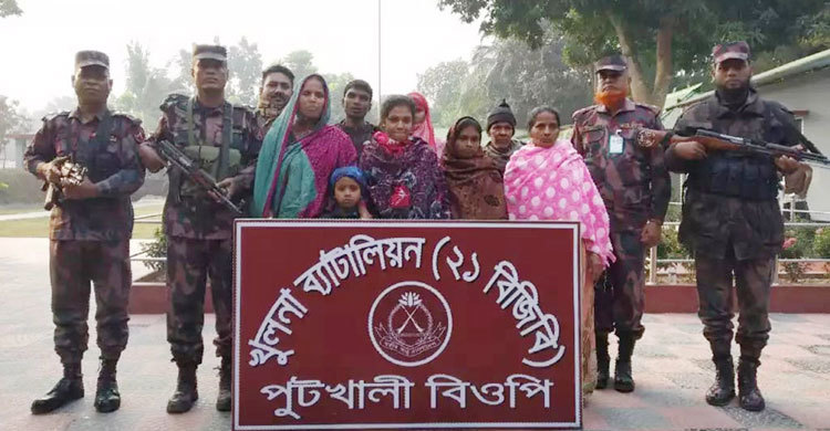 বেনাপোলে শিশুসহ আটক ৯