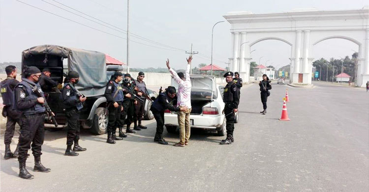 বেনাপোলের বিভিন্ন স্থানে র‌্যাবের তল্লাশি