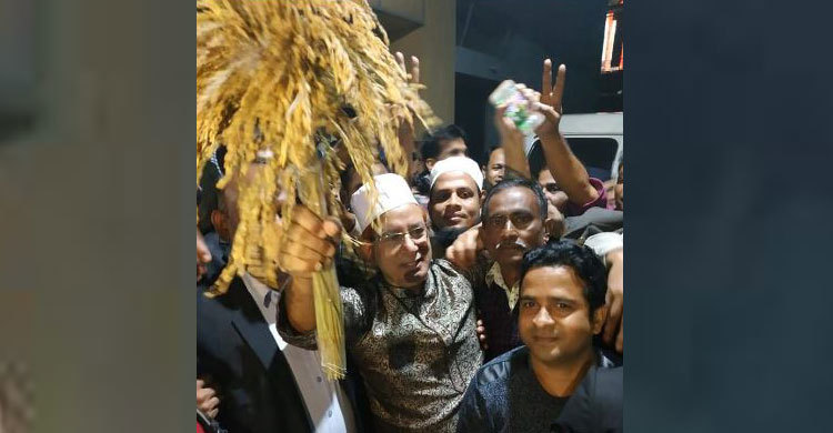 অবশেষে প্রতীকসহ প্রার্থিতা ফিরে পেলেন আলমগীর ফরিদ