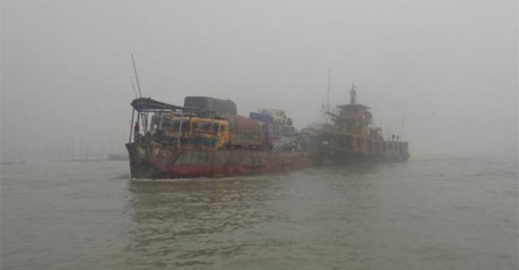 ঘন কুয়াশায় কাঁঠালবাড়ী-শিমুলিয়ায় নৌ চলাচল ব্যাহত