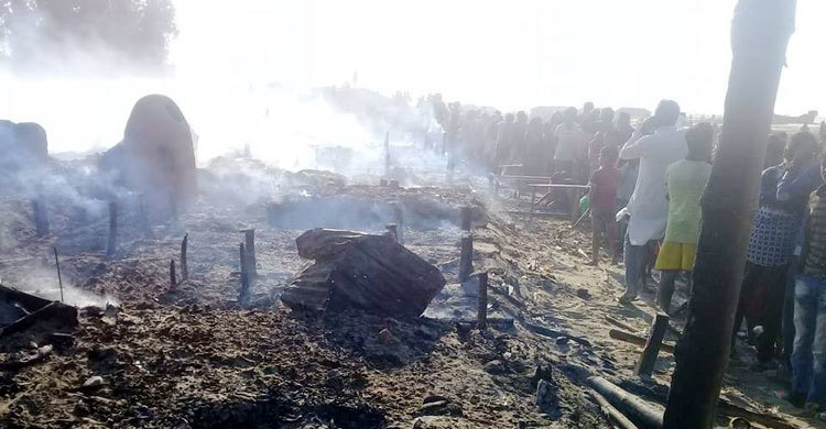 আগুনে শুঁটকির আড়তসহ ১৫ ব্যবসা প্রতিষ্ঠান ভস্মীভূত
