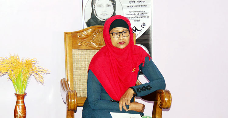 ‘নিরাপত্তাহীনতায়’ বের হতে পারছেন না হাসিনা