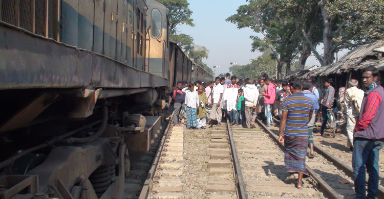 Joypurhat-Train