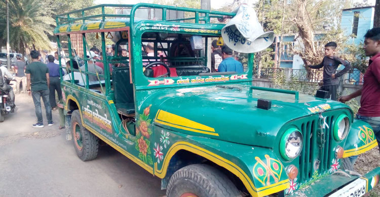 বিএনপি প্রার্থীর প্রচার গাড়িতে হামলা