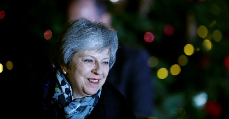 May wins confidence vote