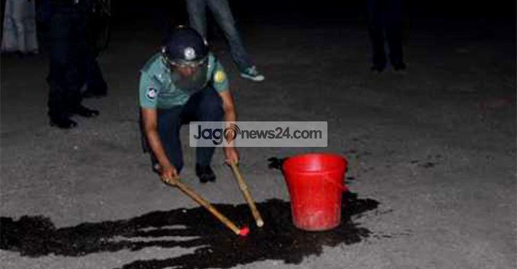 ক্রীড়া প্রতিমন্ত্রীর নির্বাচনী অফিসে ককটেল বিস্ফোরণের অভিযোগ