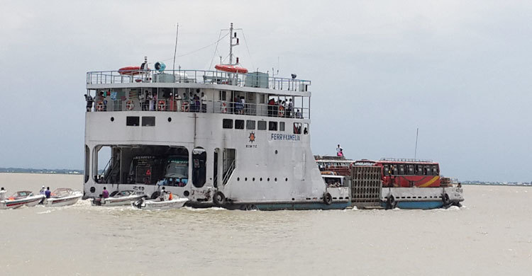 শিমুলিয়া ঘাটে বাড়তি যানবাহনের চাপ