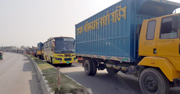 ঢাকা-টাঙ্গাইল মহাসড়কে ৮ কি.মি যানজট