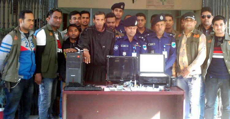 জাল টাকা তৈরির যন্ত্রাংশসহ নড়াইলে দুইজন আটক