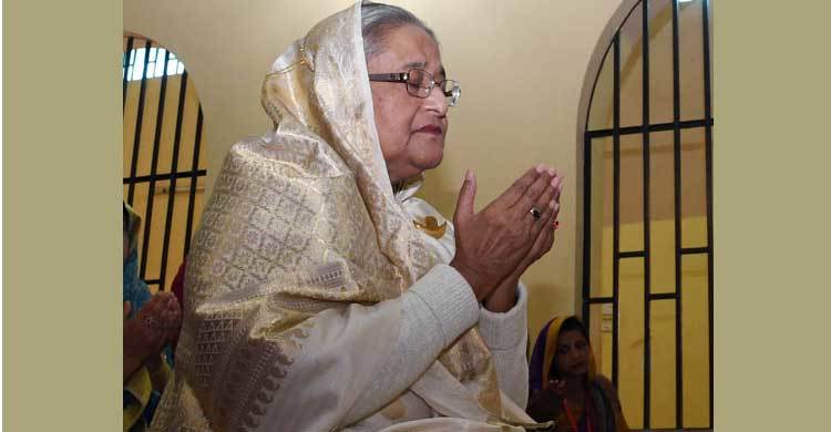 Sheikh Hasina offers ziarat at 3 shrines in Sylhet