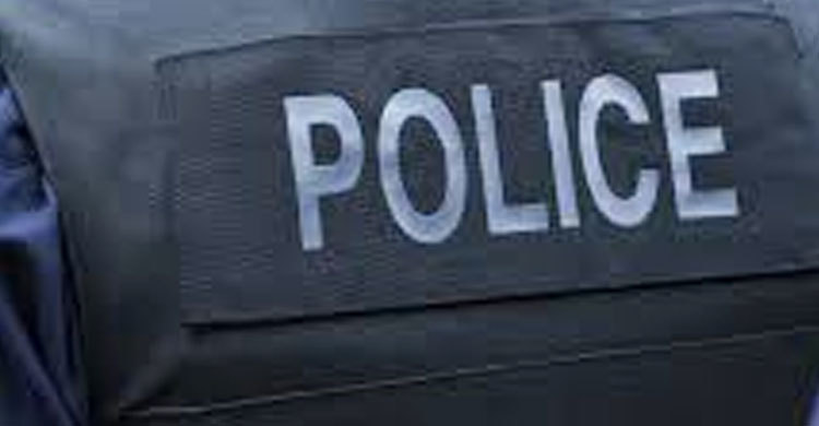 এনএসআই কর্মকর্তার স্ত্রীর সঙ্গে অসৌজন্যমূলক আচরণ কনস্টেবলের