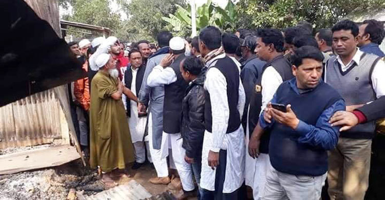 টাঙ্গাইলে নির্বাচনী অফিস ভাঙচুর অগ্নিসংযোগ