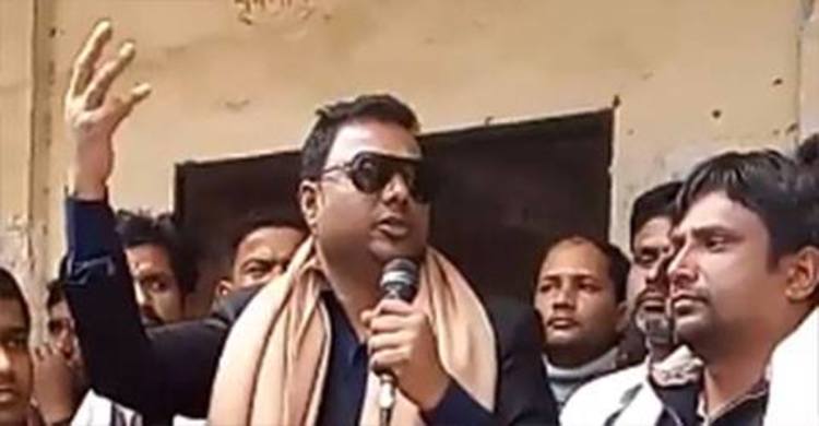 দিনে ২১ হাজার সাংবাদিক বানাতে পারেন যে মেয়র!