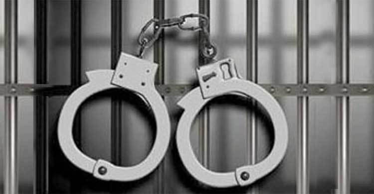 প্রধানমন্ত্রীকে কটাক্ষ করে পোস্ট, সরকারি কর্মচারী আটক