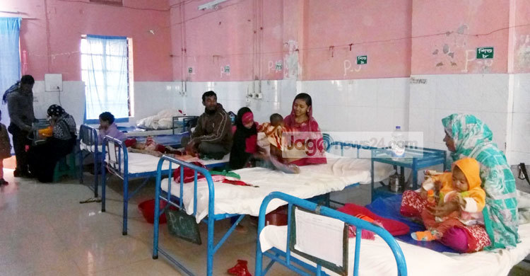 ঠান্ডাজনিত রোগে অর্ধশত শিশু হাসপাতালে, নেই চিকিৎসক