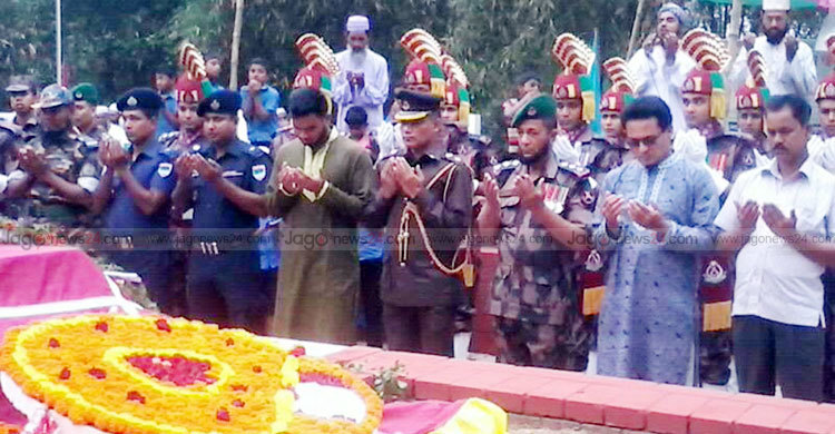 বীরশ্রেষ্ঠ নূর মোহাম্মদের সমাধিতে বিনম্র শ্রদ্ধা-ভালোবাসা