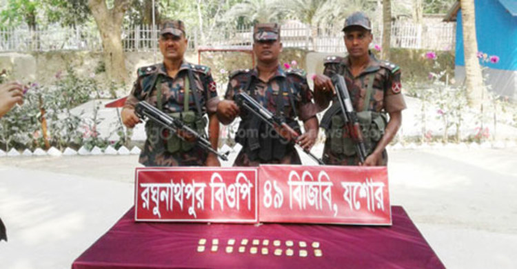 বেনাপোল সীমান্তে ২০টি স্বর্ণের বার জব্দ