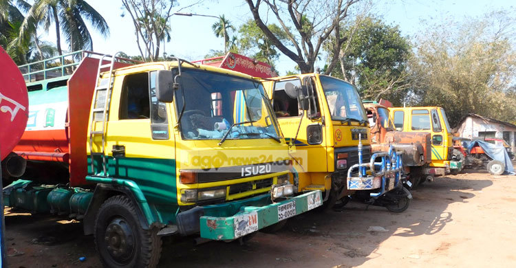 ভোলায় ট্যাংক-লরি শ্রমিকদের অনির্দিষ্টকালের ধর্মঘট