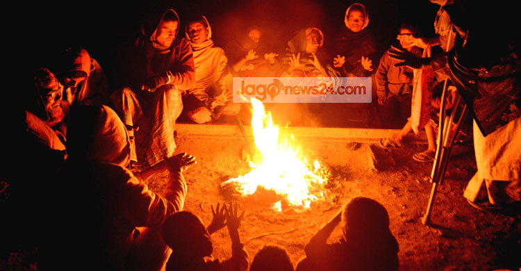 বগুড়ায় হাড় কাঁপানো শীতে বিপর্যস্ত জনজীবন