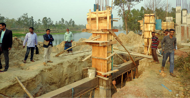 সরকারি রাস্তা দখল করে ইন্ডাস্ট্রি নির্মাণের কাজ বন্ধ