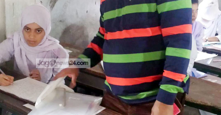 বাড়িতে মায়ের মরদেহ, তবুও পরীক্ষা দিল রিম্বী