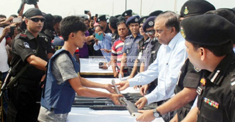 আত্মসমর্পণ করা সুন্দরবনের ৩৮ দস্যু কারাগারে