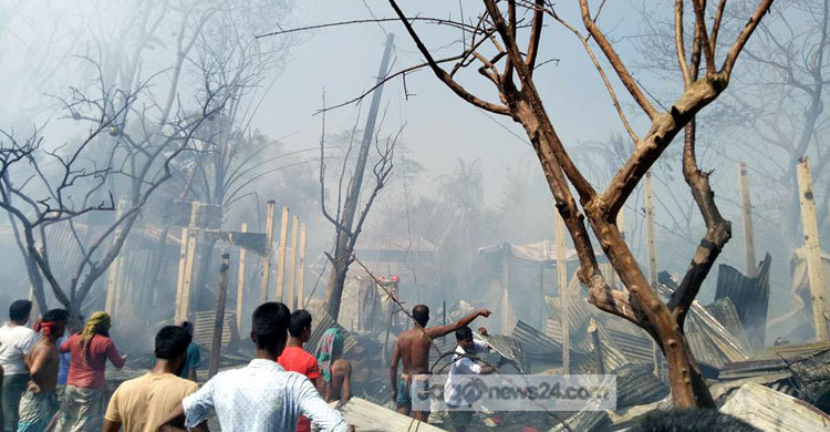 শিবচরে আগুনে ৩০ ঘর ভস্মীভূত