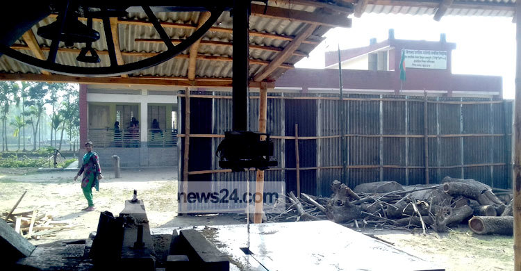 বিদ্যালয় ঘেঁষে করাতকল, শব্দে অতিষ্ঠ শিক্ষার্থীরা