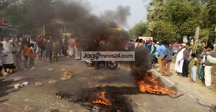 ট্রাকচাপায় স্কুলছাত্রী নিহত : গাজীপুরে সড়ক অবরোধ