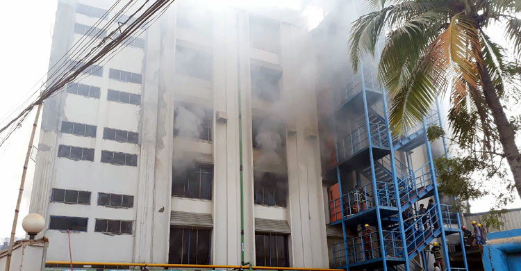 গাজীপুরে পোশাক কারখানার আগুন নিয়ন্ত্রণে