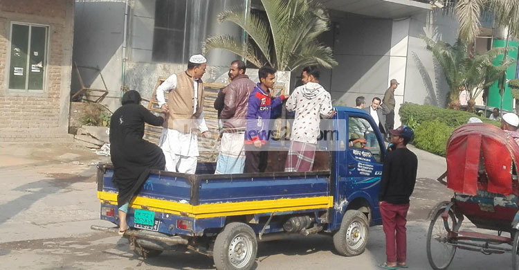 ২০ টাকায় ভ্যান, ৫০ টাকায় অটো