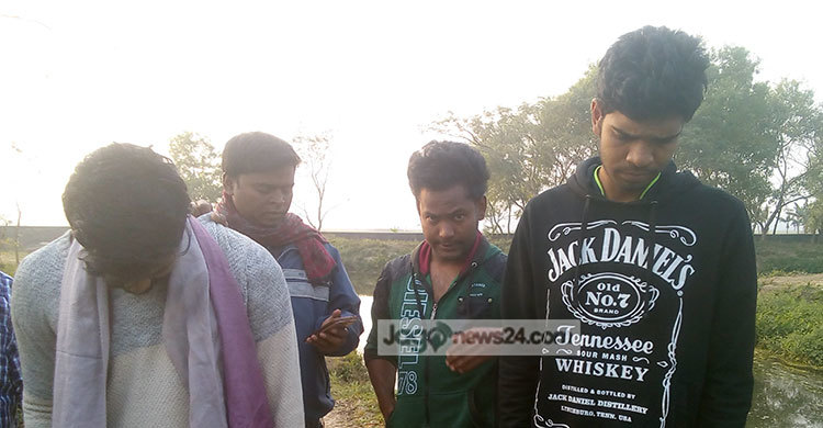 মদ্যপ ছাত্রলীগ কর্মীর হাত থেকে ছাত্রীকে রক্ষা করলেন প্রক্টর
