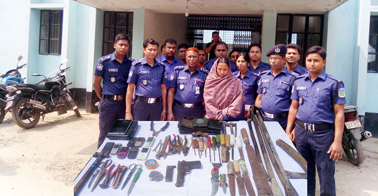 জামালপুরে বিদেশি পিস্তলসহ নারী আটক
