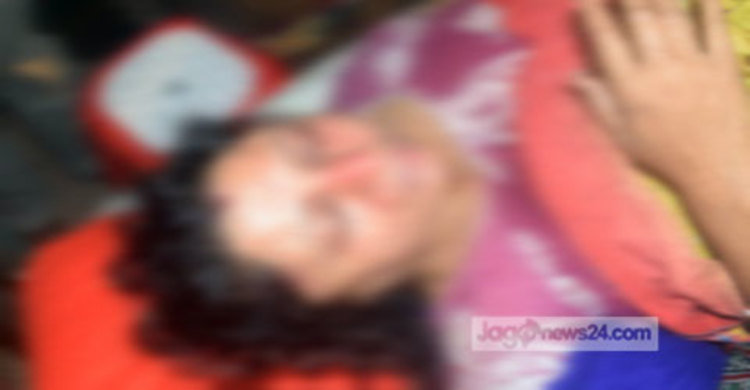 পাতানো ভাইয়ের কুপ্রস্তাব ফাঁস করবে বলায়...