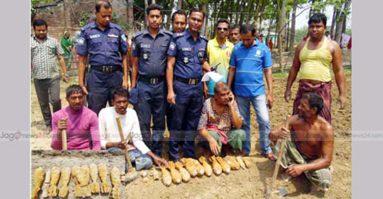 যশোরে পরিত্যক্ত ৮ রকেট লাঞ্চার উদ্ধার