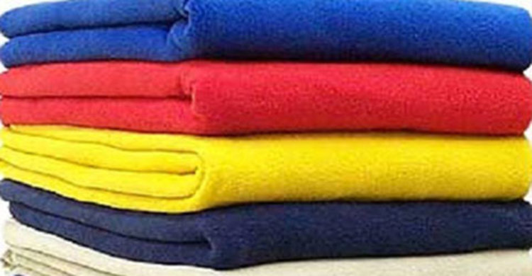 প্রধানমন্ত্রীর ত্রাণ তহবিলে চেক ও কম্বল অনুদান