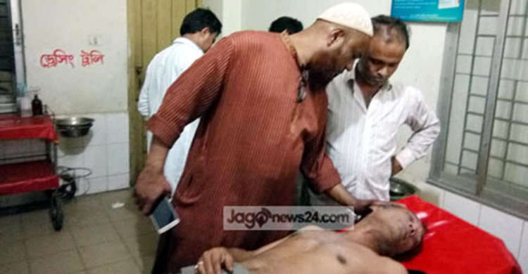 লক্ষ্মীপুরে সাংবাদিকের ওপর মুখোশধারীদের হামলা