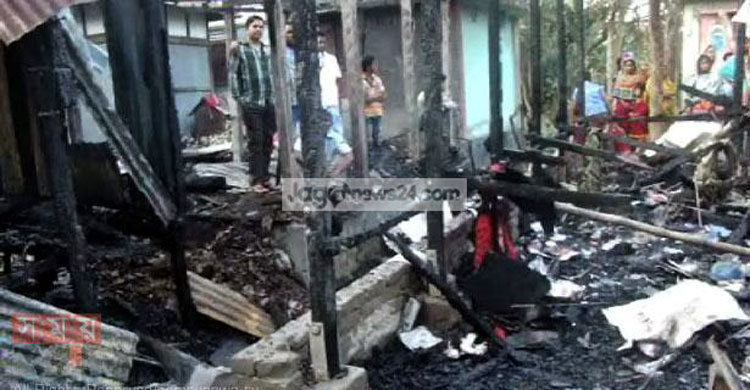 মায়ের ঘরে আগুন দিলো ছেলে