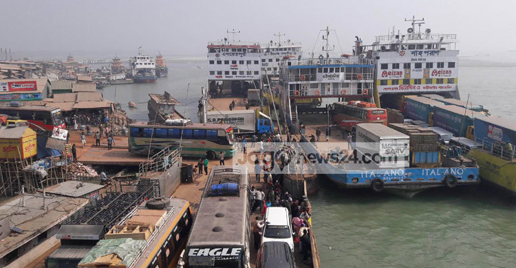শিমুলিয়া ঘাটে পারের অপেক্ষায় ৪ শতাধিক যানবাহন