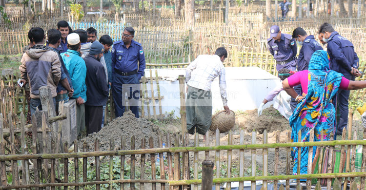 ৯ মাস পর মায়ের দাবি মেয়েকে ধর্ষণের পর হত্যা!